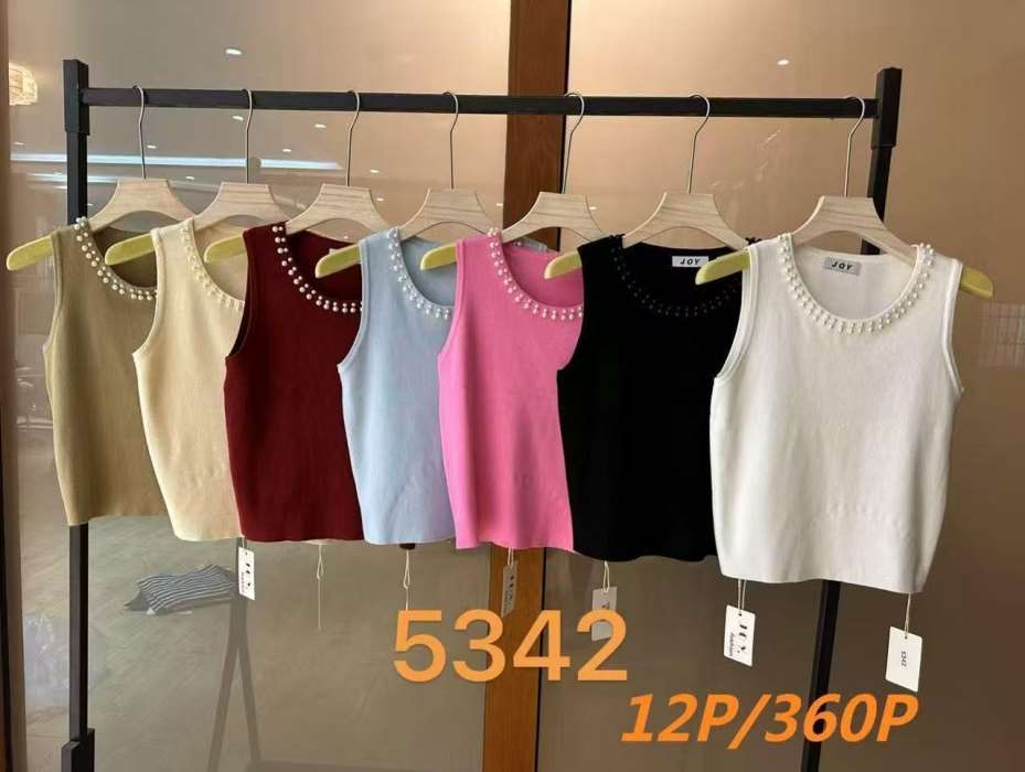 blusa-con-detalles-de-perlas-33610-d0213f8e-136a-463d-acd6-19f8541efb1f