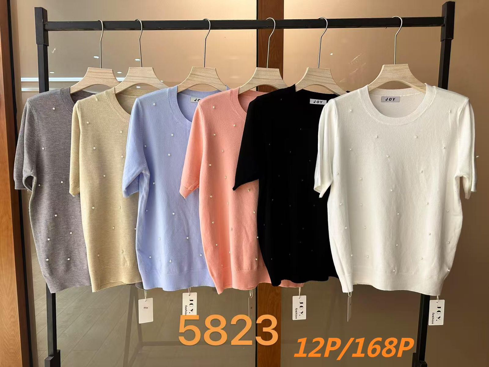 blusas-de-punto-con-detalles-de-perlas-33610-0e0348b2-e1e0-43bb-8cf1-dde4243d8c3d