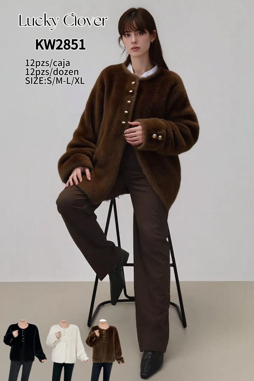 chamarra-afelpada-con-botones-dorados-8826-8b9aee6c-0426-432f-99b6-df4fbfa34a68