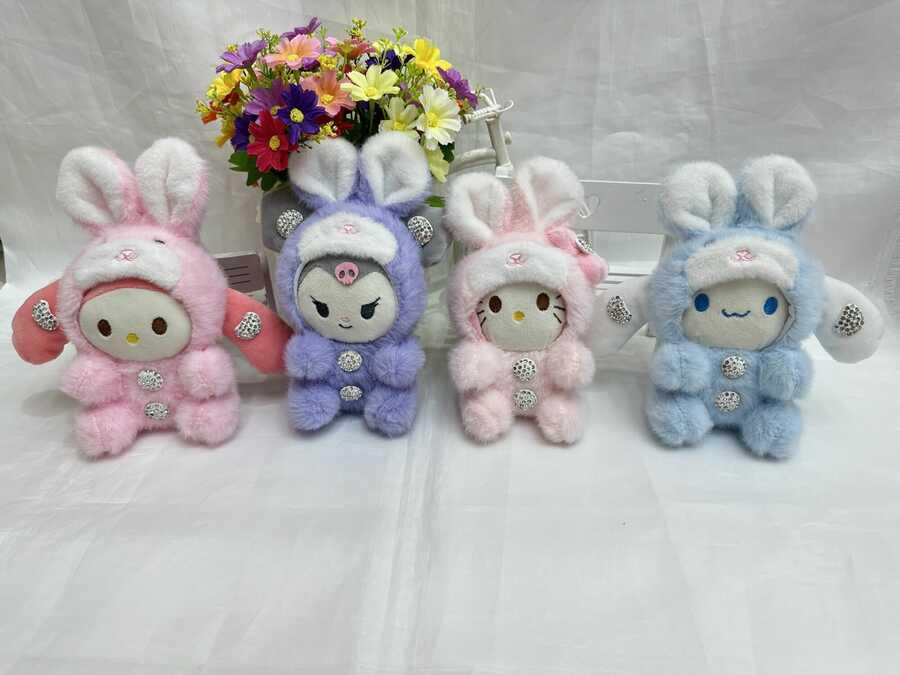 peluches-sanrio-con-disfraz-de-conejo-17773-662ea986-9d6d-49c2-9828-bacce3596d41