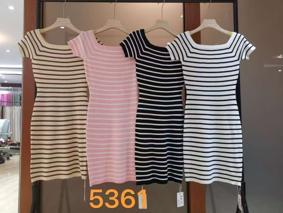 vestido-ajustado-a-rayas-33610-ba79cfed-0f93-448c-aa12-3f2b002403f3