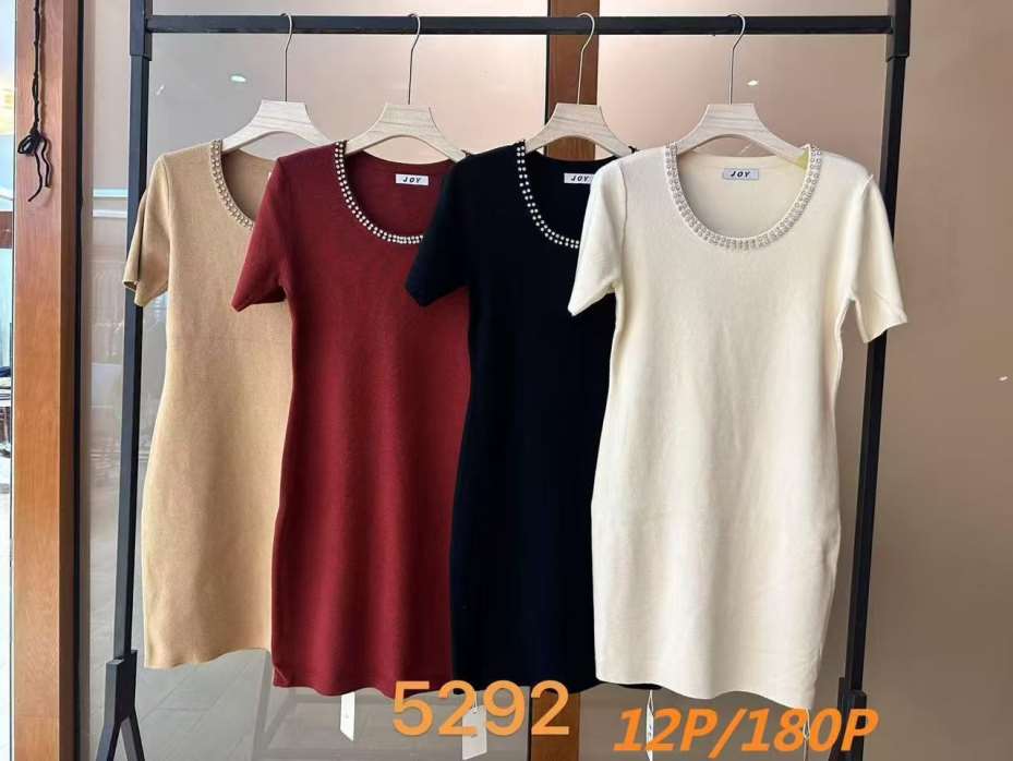 vestido-de-punto-con-cuello-joya-33610-66e6b5b6-6abf-46c2-8028-2218d4915962