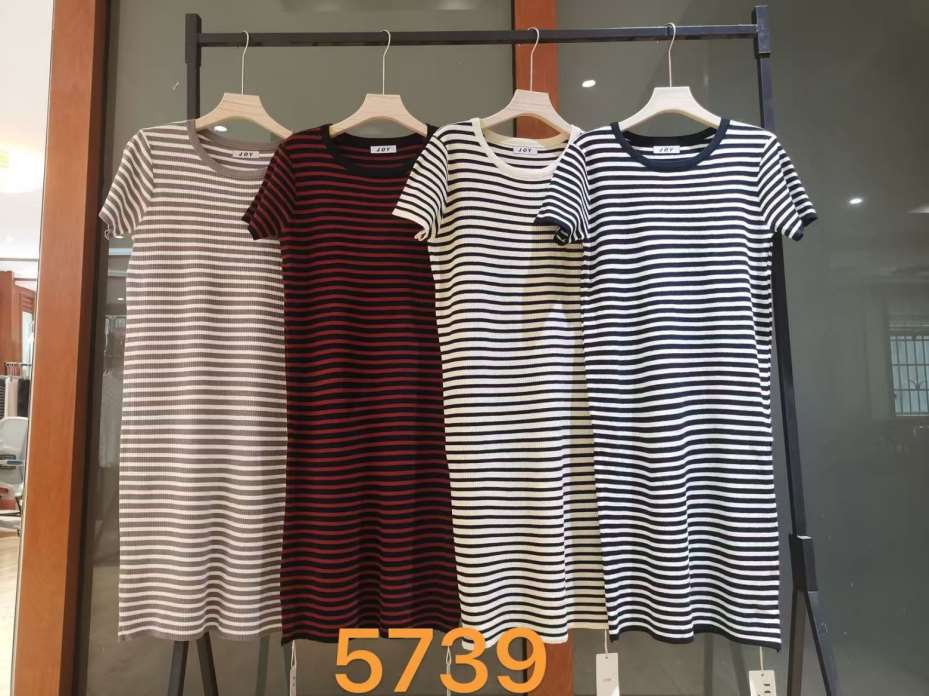 vestido-recto-de-rayas-33610-b088a7a7-7aae-4c85-b4a9-32350043c37b