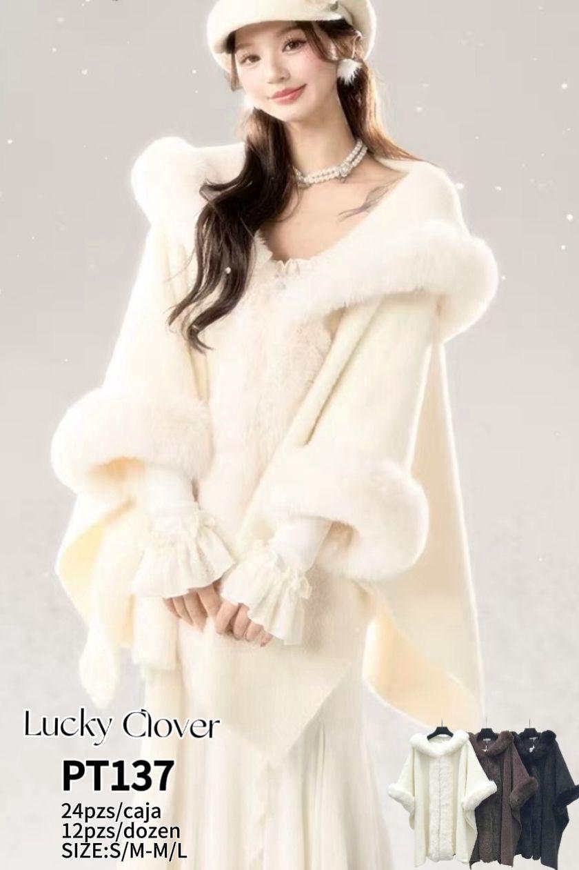 capa-con-detalles-de-peluche-8826-88cac577-cf01-41b3-91b9-ae4993a014de