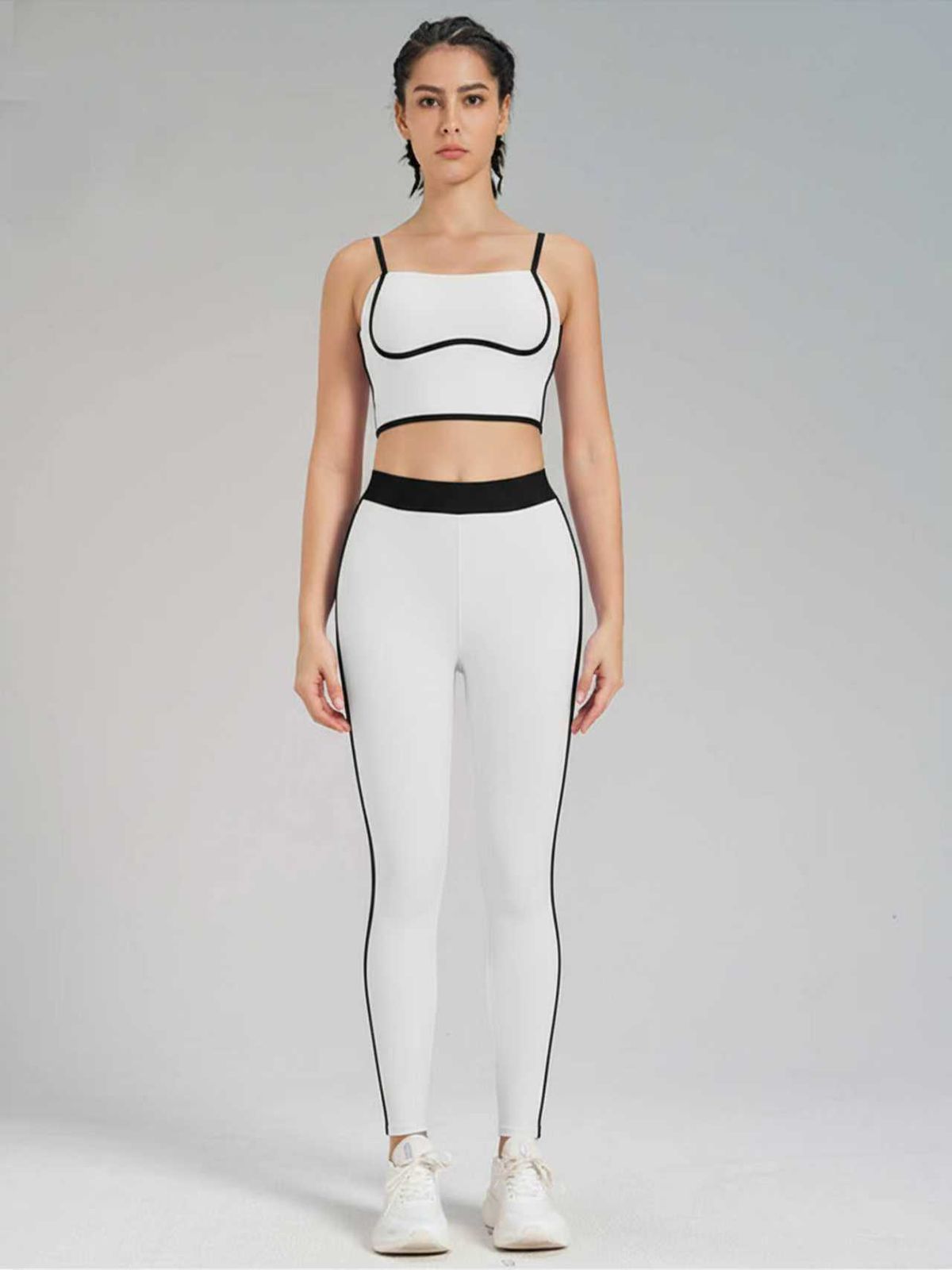 conjunto-deportivo-de-top-y-leggings-12602-d9d0c6cc-8235-4296-86e9-1a5e4c3fa8fd