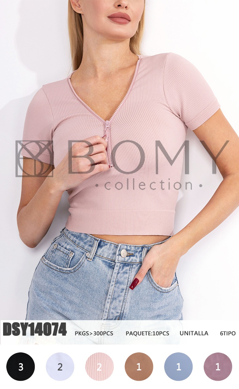 crop-top-acanalado-con-cremallera-25780-fc41b326-a4e9-4f4b-a1fe-4cdd3e5c1e8c.jpeg