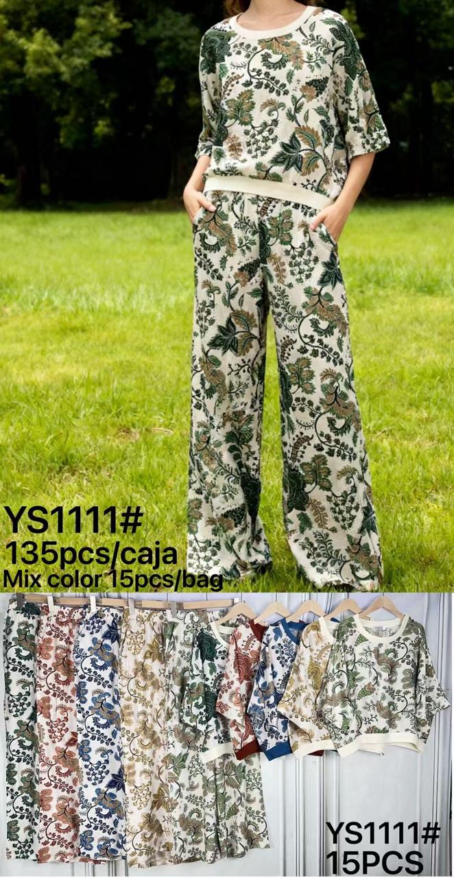 conjunto-de-camiseta-y-pantalon-estampado-2319-a64996c1-37f7-4f4d-b22f-082358d8c527