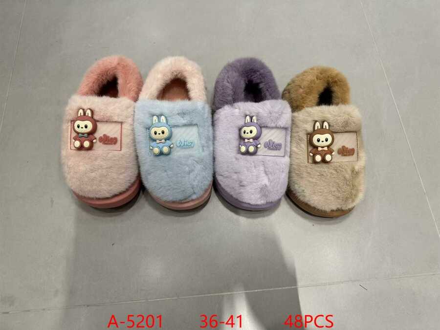 pantuflas-afelpadas-con-diseno-de-conejo-12370-6535b3f8-39a9-440d-be59-969b8cec2f4b