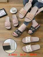 sandalias-planas-con-adornos-12370-5d6aa5d8-6789-4d28-8895-c5c5845fe053