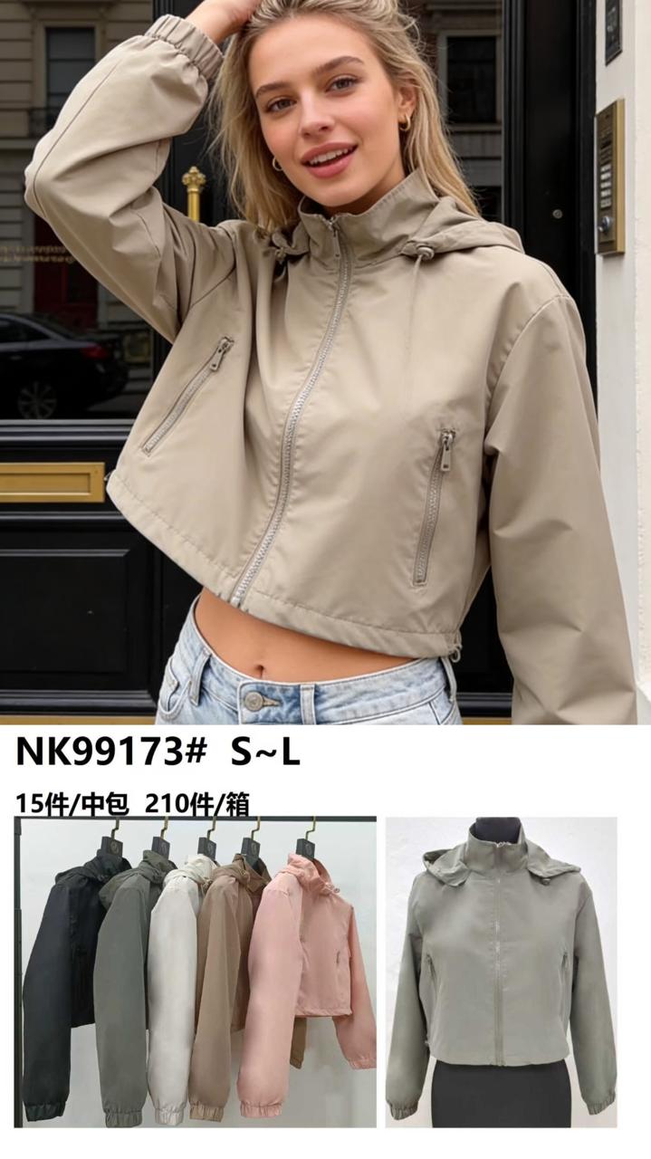 chamarra-crop-con-capucha-2319-dad351c9-0013-40da-bc30-c3bf691621a6