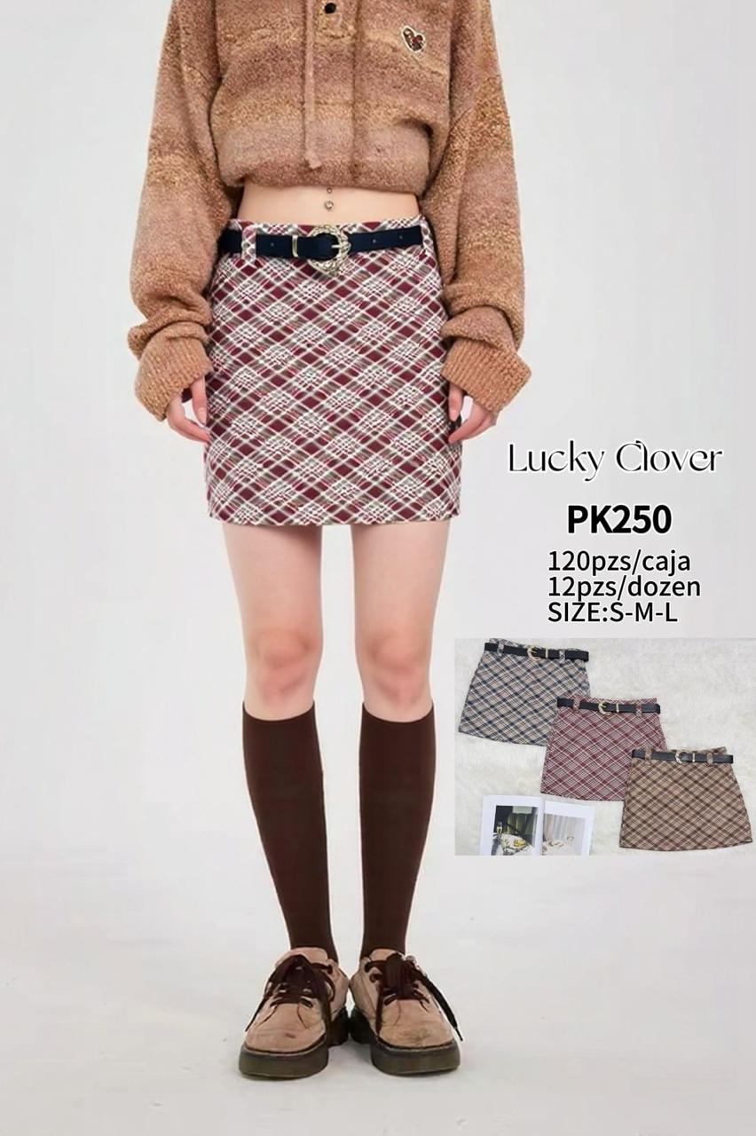 falda-de-cuadros-con-cinturon-8826-299bbcbf-c103-4230-9548-443eee876bcf